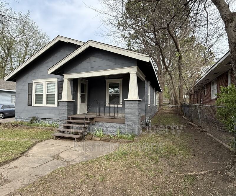 223 S Evanston Ave - Photo 2 of 21