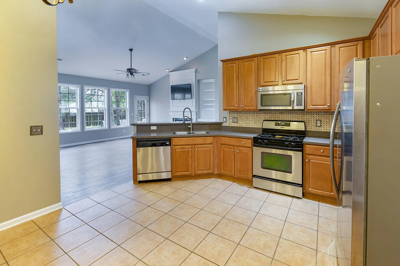 9417 Ayscough Rd - Photo 6 of 25