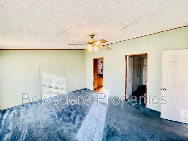221 Oak Grove Church Rd - Photo 4 of 17