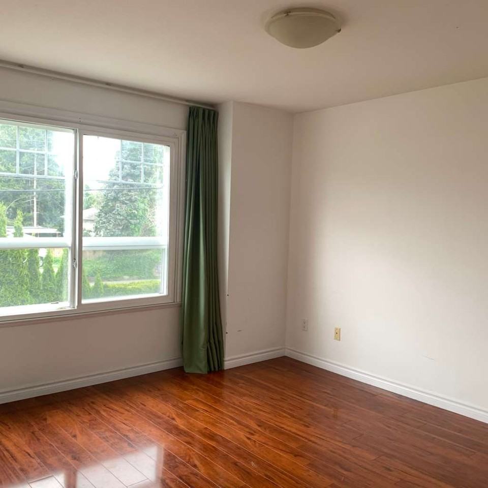 9271 Number 3 Road - Photo 5 of 36