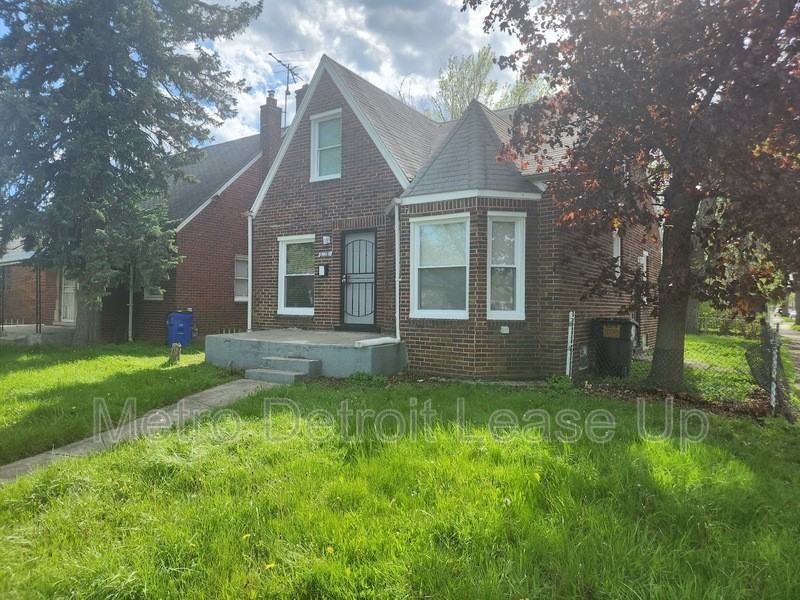 19419 Westphalia St - Photo 2 of 10