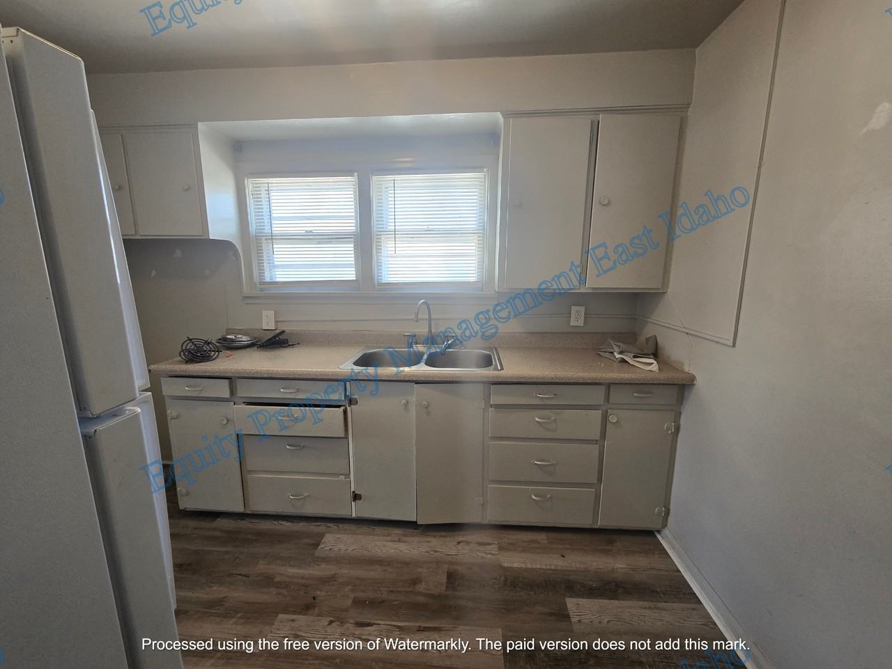 ID - 815 E Clark Street - LB - Photo 5 of 15