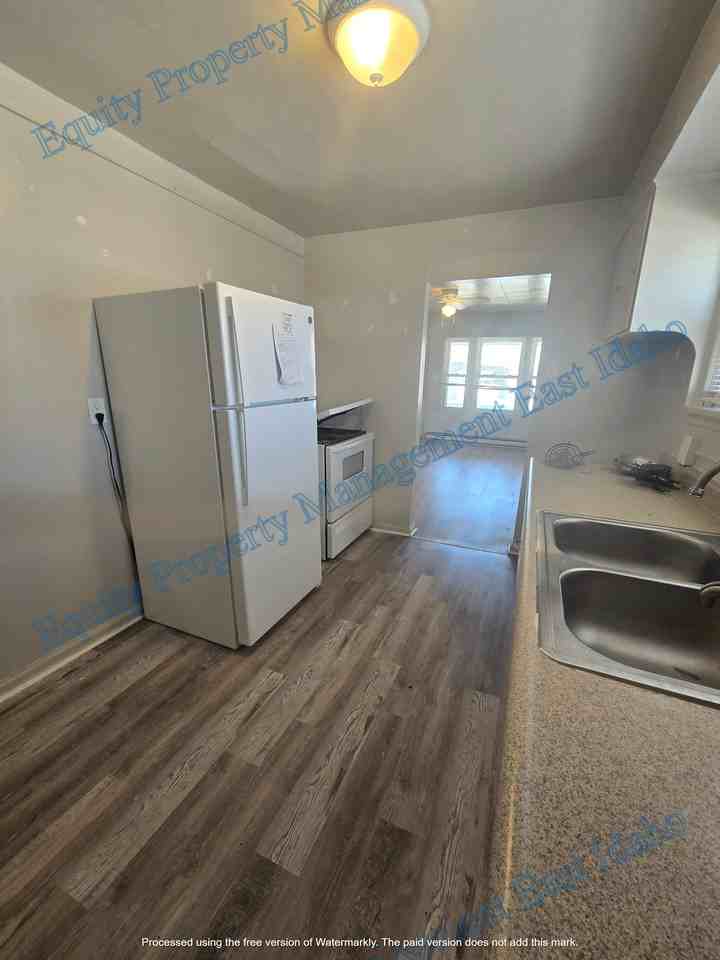 ID - 815 E Clark Street - LB - Photo 6 of 15