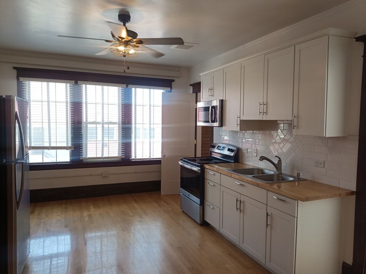ID - 200 S Main St - LB - Photo 3 of 18