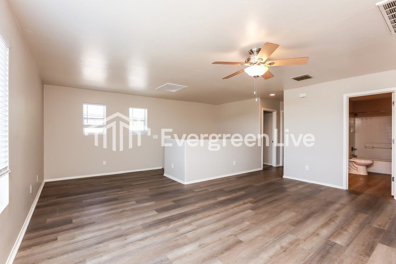 1357 S Woodbine Ln - Photo 3 of 15
