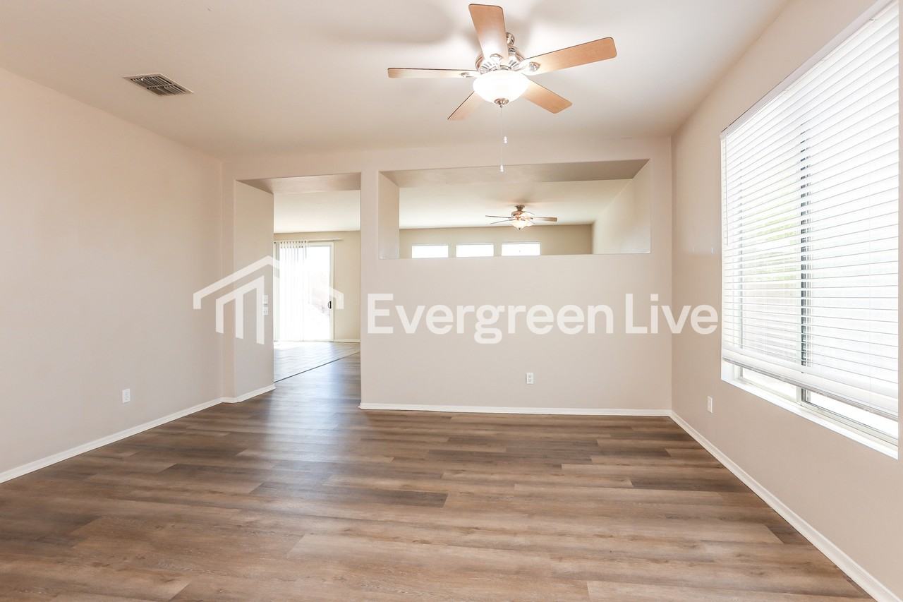 1357 S Woodbine Ln - Photo 4 of 15