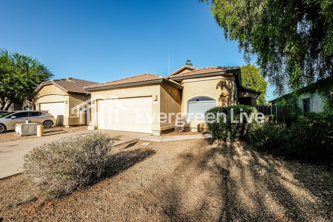 6026 N 68th Dr - Photo 2 of 15