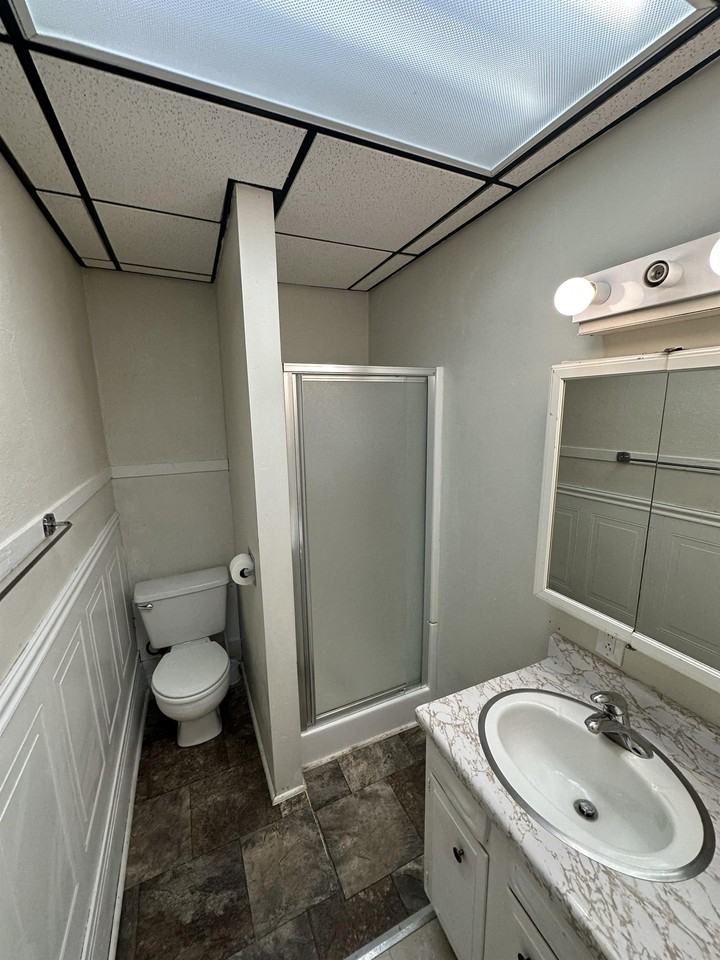 240 7th Avenue - Photo 4 of 9