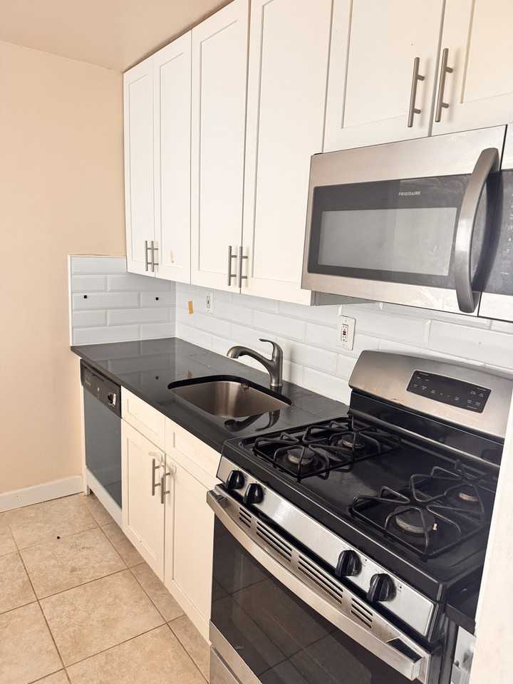 140-16 34th Avenue #1003 - Photo 3 of 13
