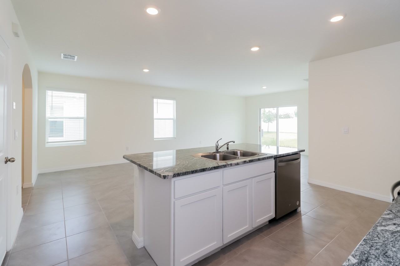 5446 Oxford Gray Rd - Photo 7 of 17
