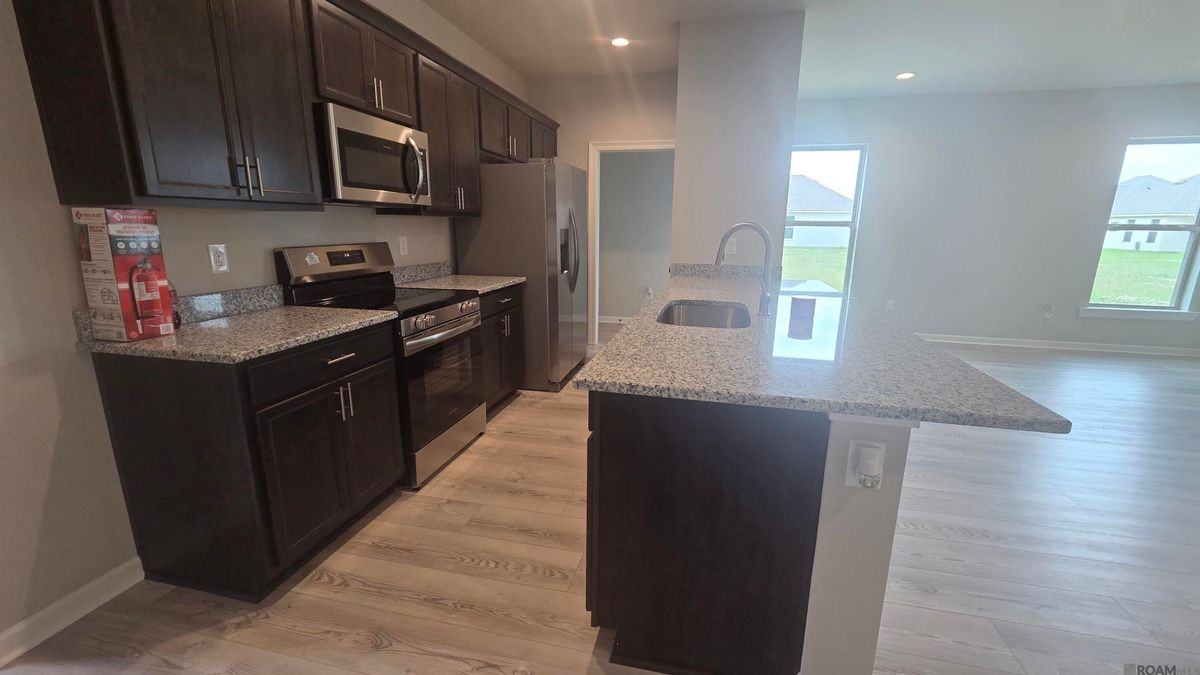 25662 Tarver Dr - Photo 2 of 21