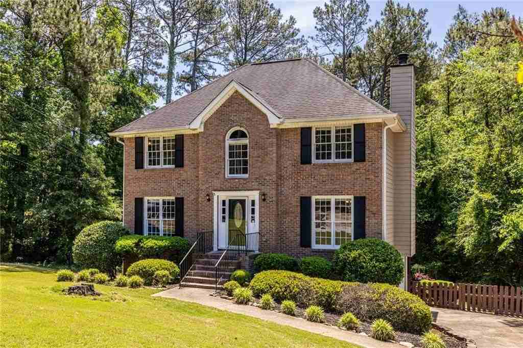 1093 Wash Lee Dr Sw - Photo 2 of 50
