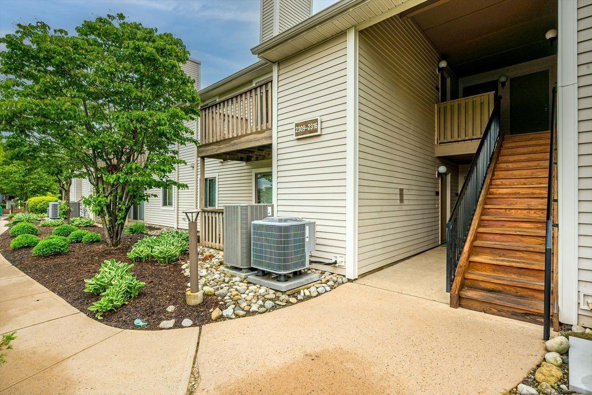 2310 Aspen Dr - Photo 2 of 22
