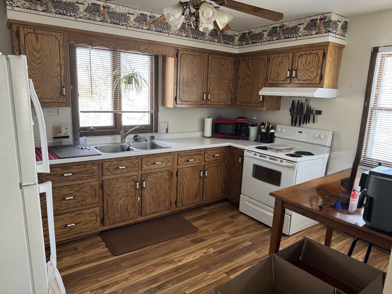 117-121 East High Street - Photo 2 of 7