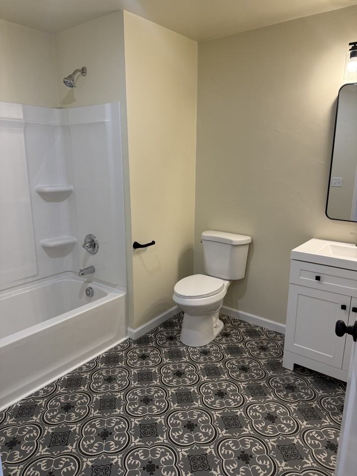 135 North 4th Avenue - Photo 3 of 47