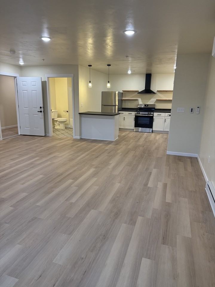 135 North 4th Avenue - Photo 2 of 5
