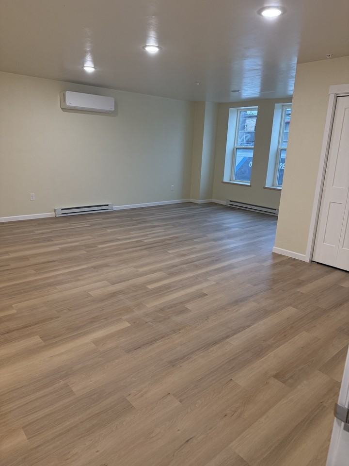 135 North 4th Avenue - Photo 3 of 5