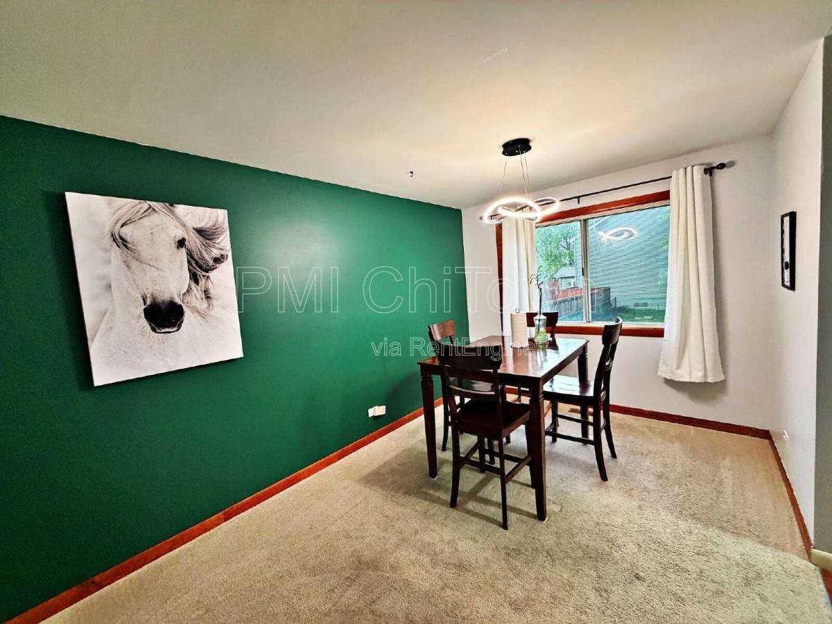 800 W Beechtree Ln - Photo 3 of 10