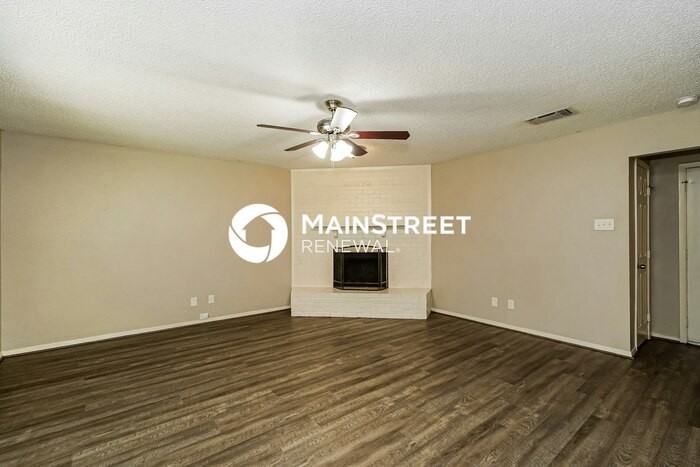544 Fox Dr - Photo 4 of 18