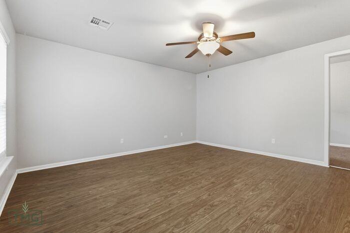 2516 E 6th St #2 - Photo 6 of 19