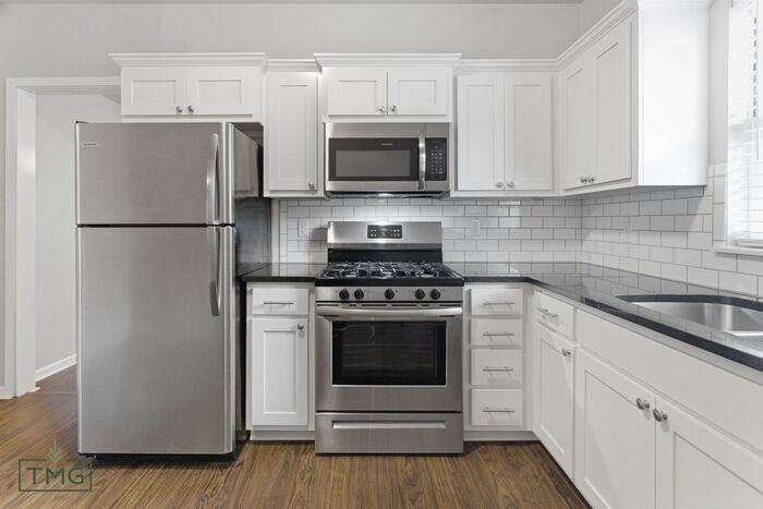 2516 E 6th St #2 - Photo 7 of 19