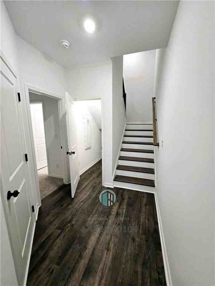6162 Wayburn St - Photo 4 of 35
