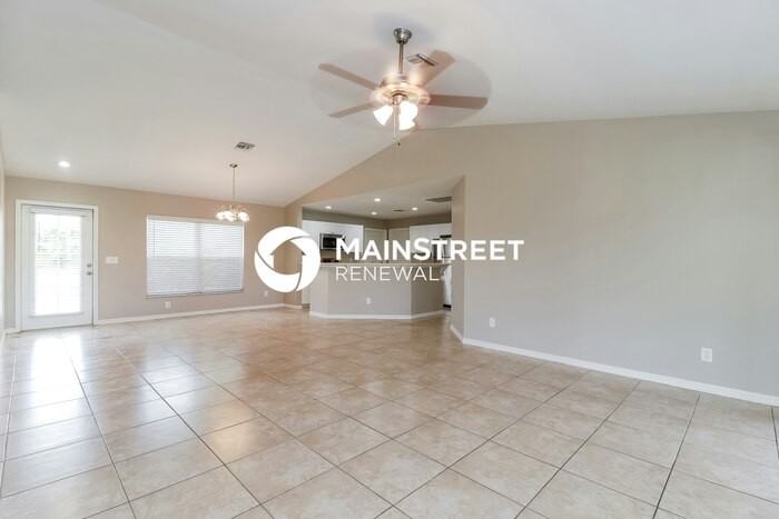 411 Nw 13th St - Photo 3 of 16