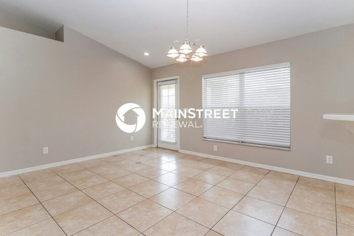 411 Nw 13th St - Photo 4 of 16