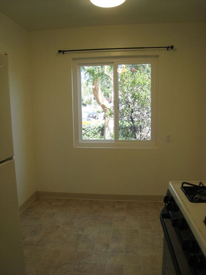 4810 Parks Ave - Photo 5 of 19