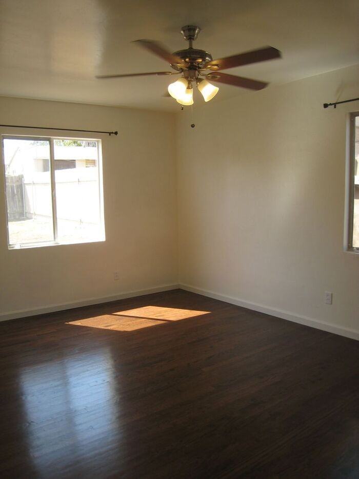 4810 Parks Ave - Photo 7 of 19
