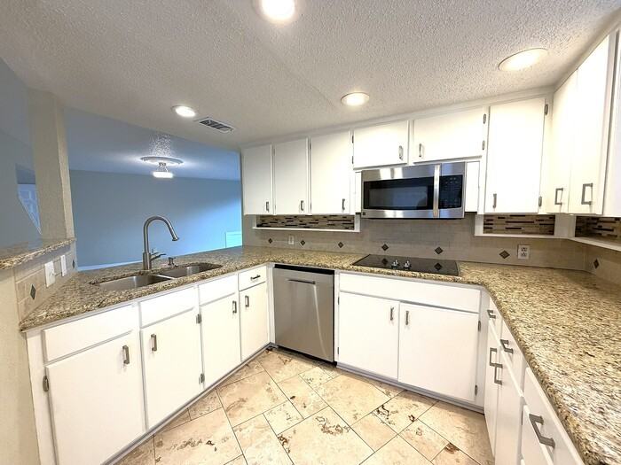 1725 Ashland Ave - Photo 2 of 19