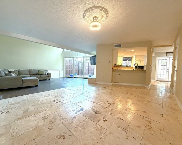 1725 Ashland Ave - Photo 5 of 19