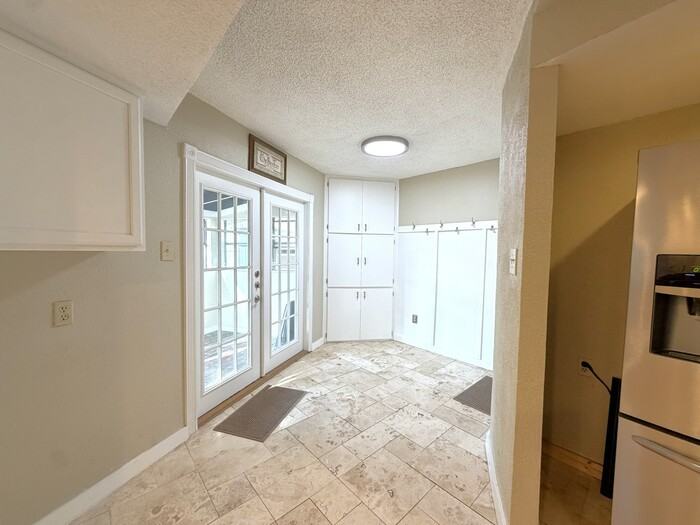 1725 Ashland Ave - Photo 7 of 19