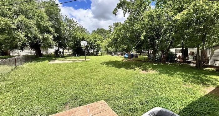 3905 Nw 23rd St - Photo 5 of 5