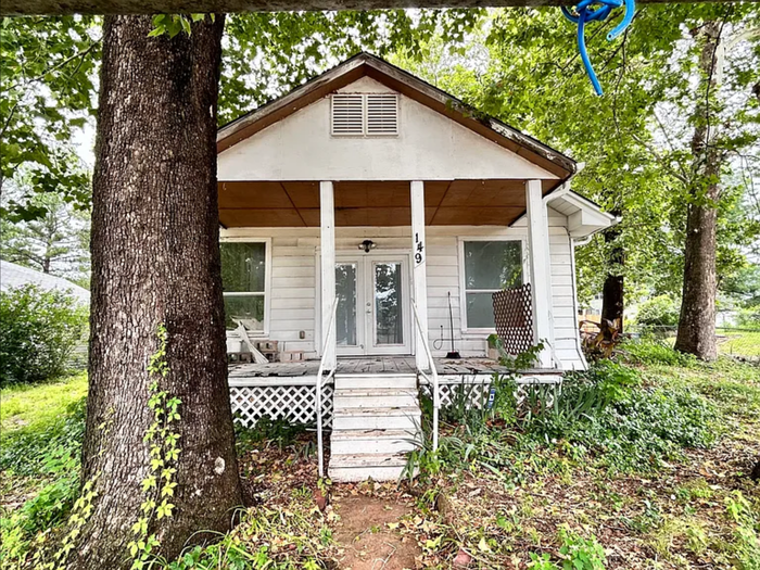 149 S Dixon Ave - Photo 2 of 8