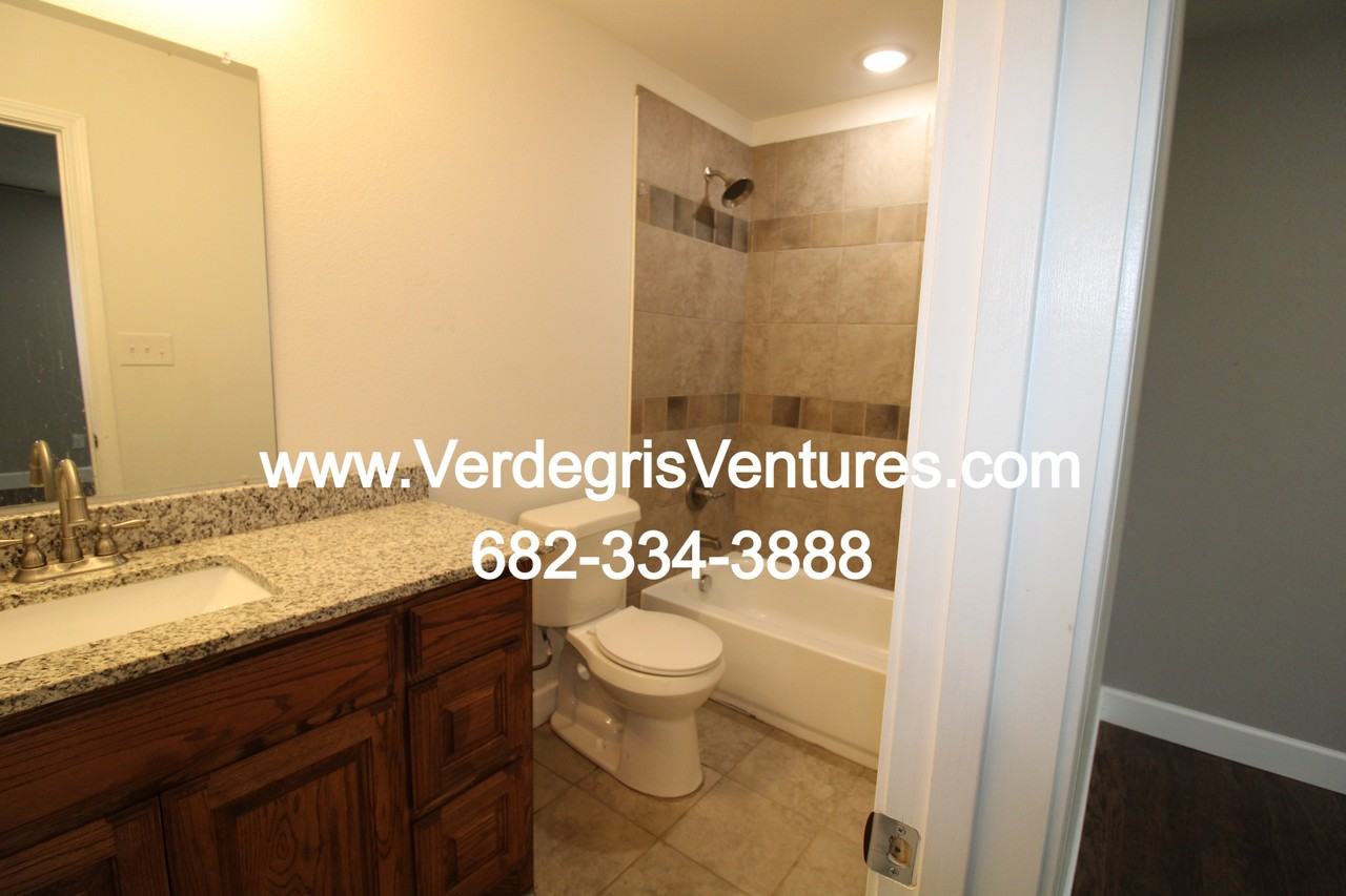 110 E Wilson St #B - Photo 7 of 13