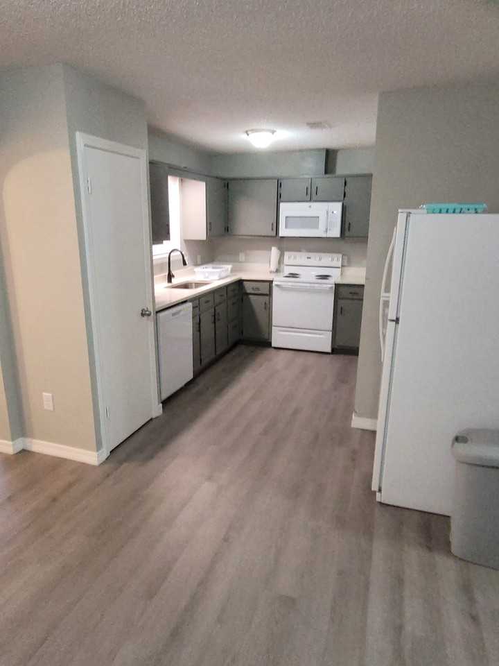 8802 Pebble Brook Dr #NA - Photo 7 of 11
