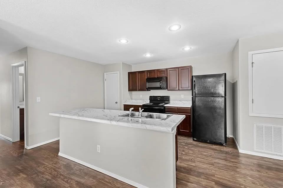 264 E Anabranch Ct #NA - Photo 4 of 17