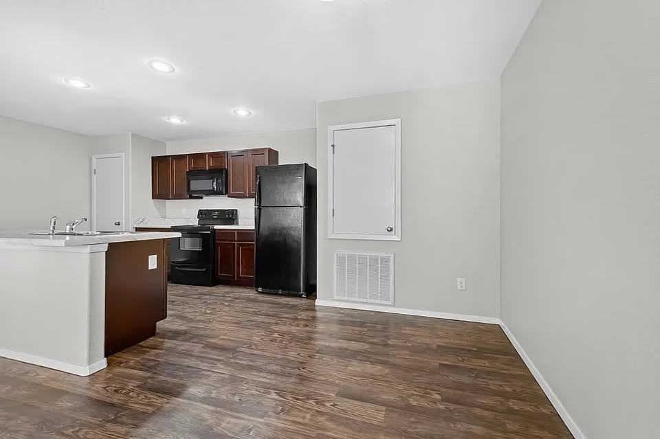 264 E Anabranch Ct #NA - Photo 5 of 17