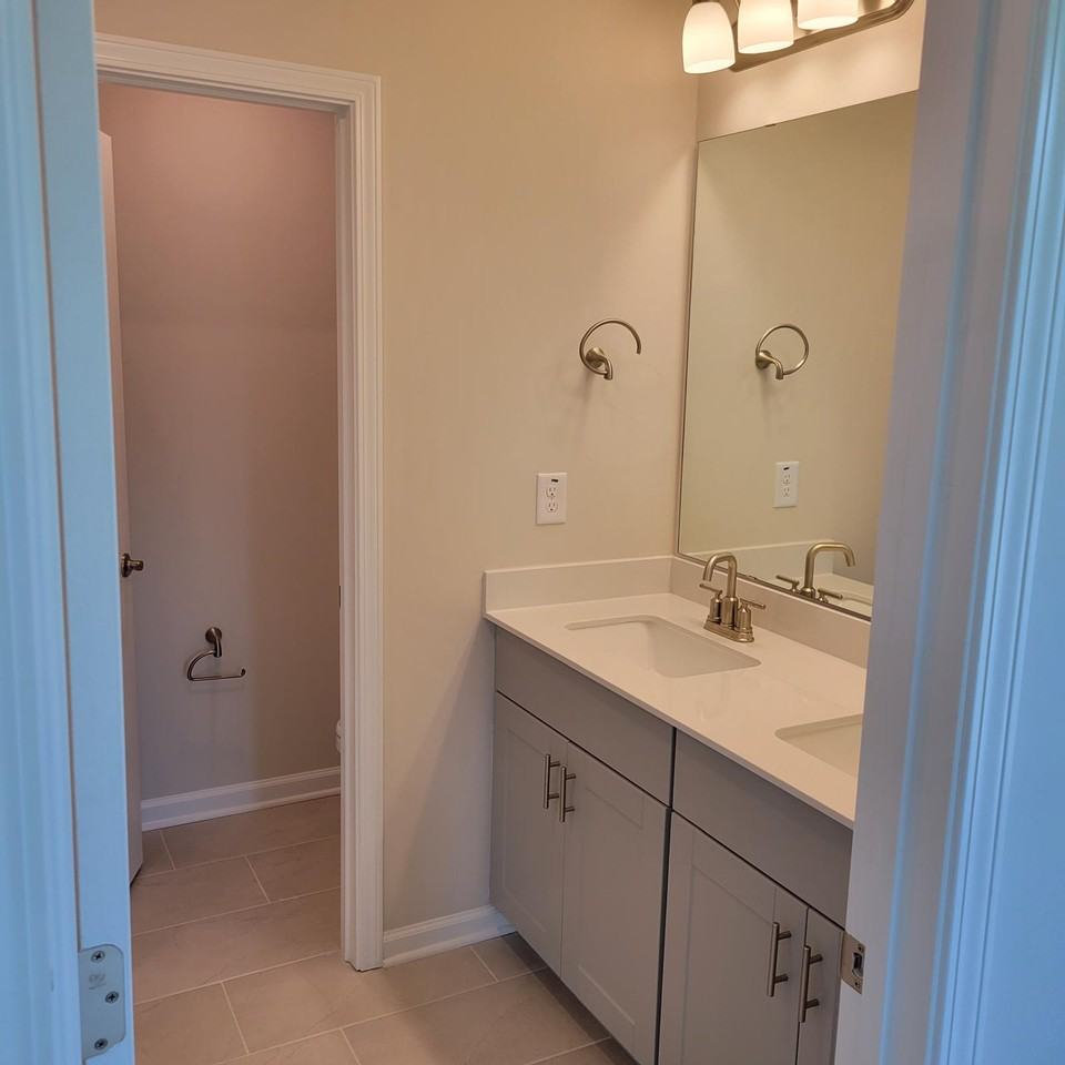 915 Field Ivy Dr - Photo 5 of 12