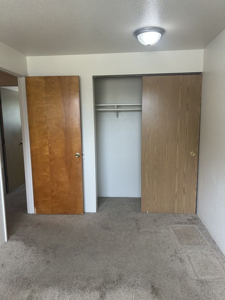 380 Sw Tunison Ave #1 - Photo 7 of 8