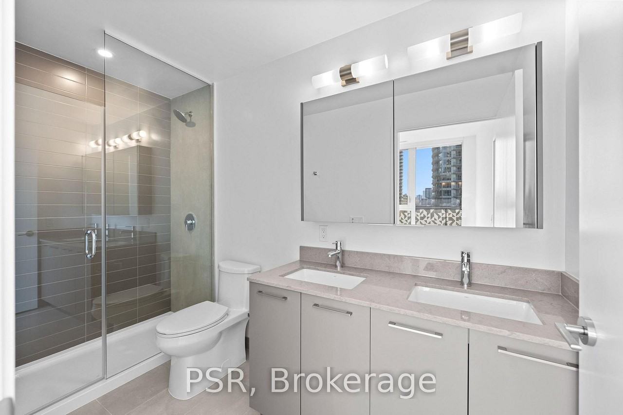 101 Roehampton Avenue - Photo 4 of 11
