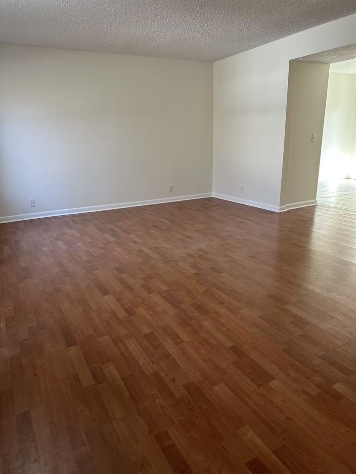 5515 Country Dr #44 - Photo 4 of 18