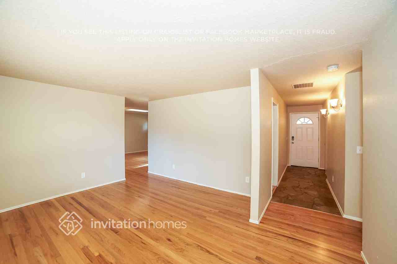 2628 S 357th St - Photo 3 of 19