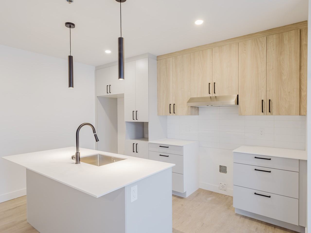 2015 Rue King Est #101 - Photo 3 of 10