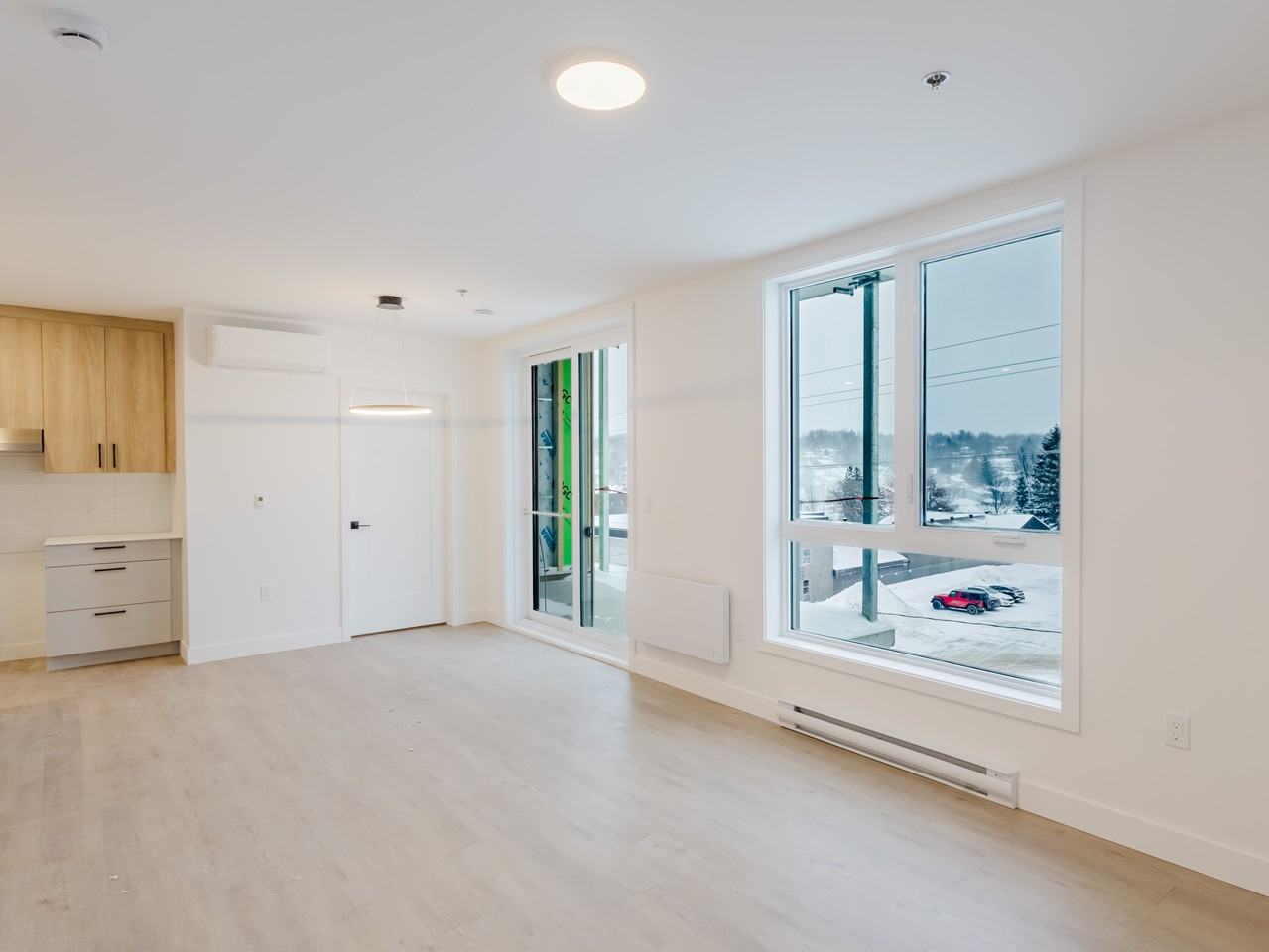 2015 Rue King Est #101 - Photo 4 of 10