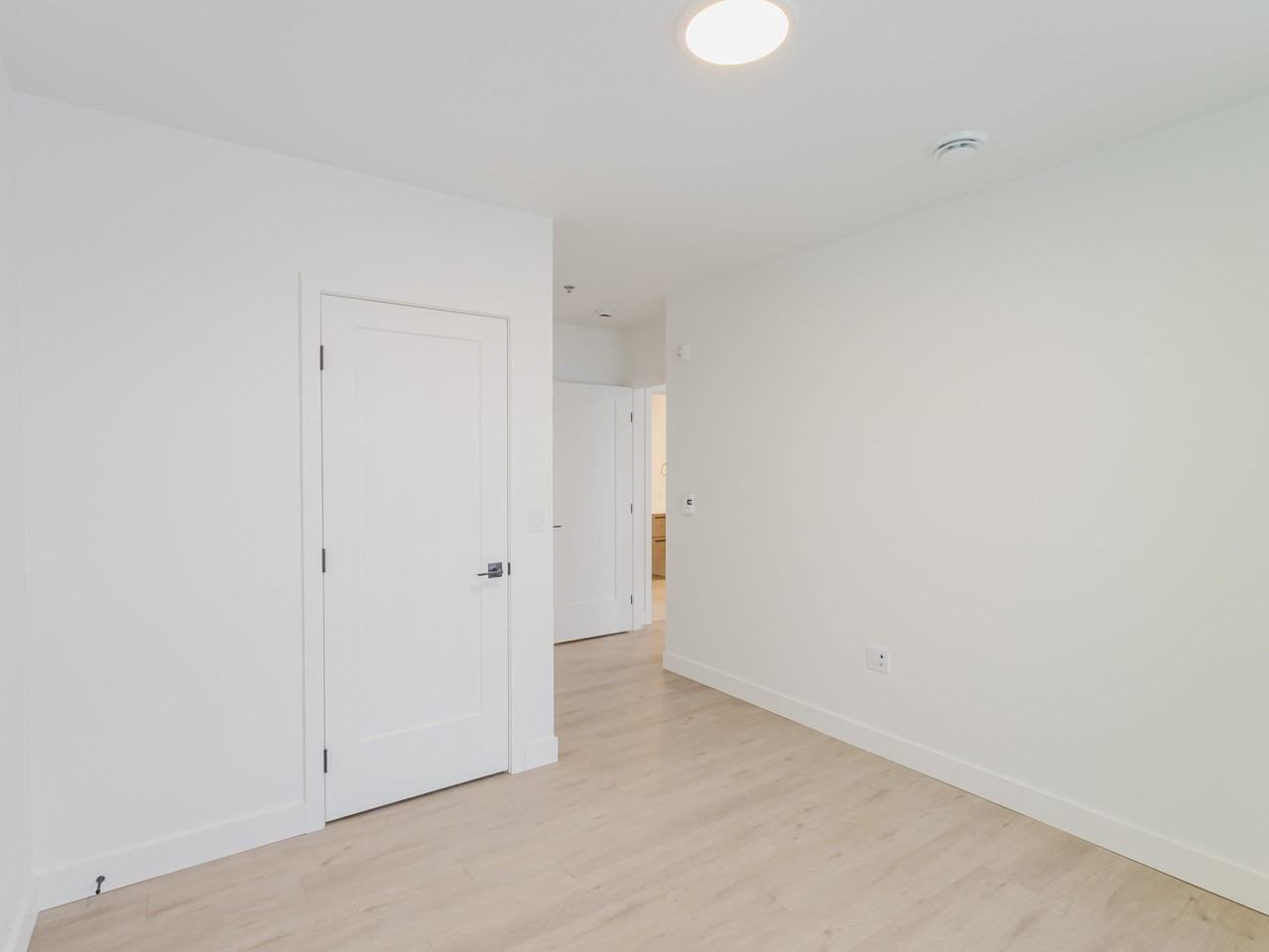 2015 Rue King Est #101 - Photo 6 of 10