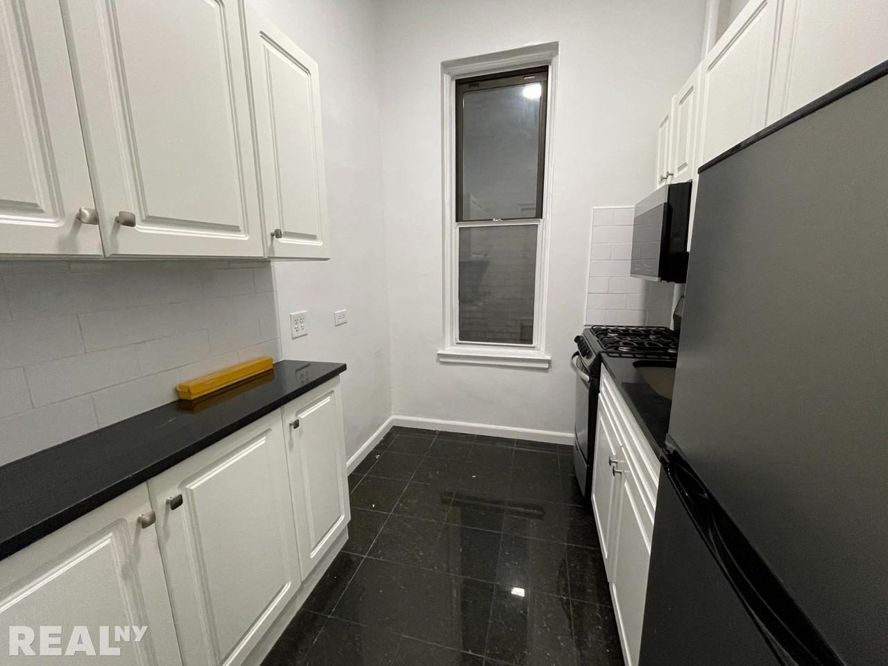 106 E 81st St #5C - Photo 3 of 6