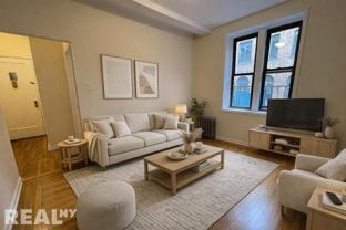305 W 45th St #4C - Photo 1 of 1