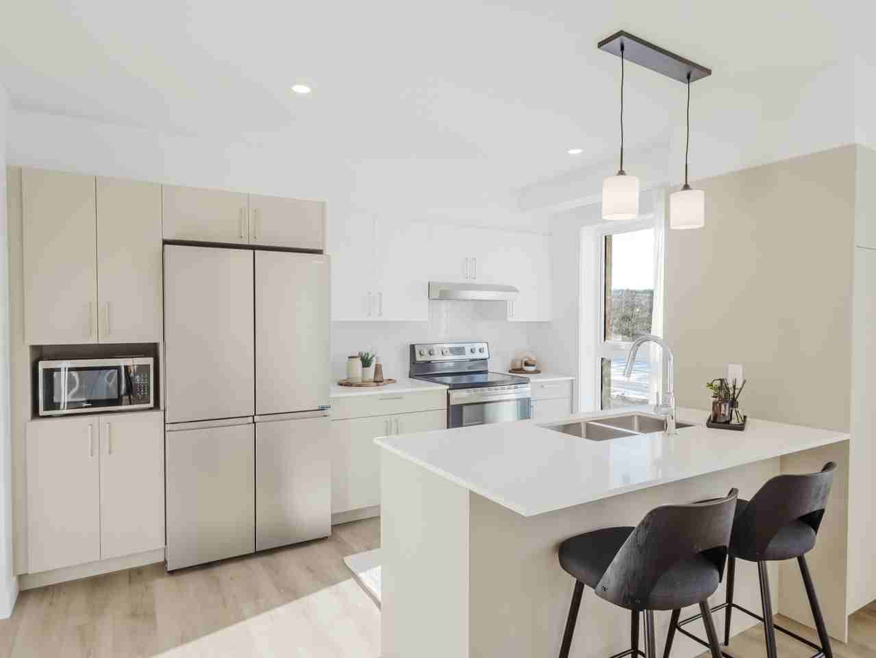 333 Rue Bowen Sud #101 - Photo 2 of 18